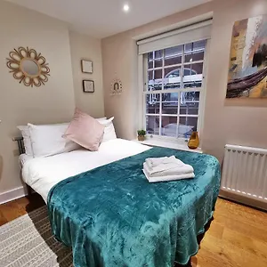 Artillery Lane Apartment