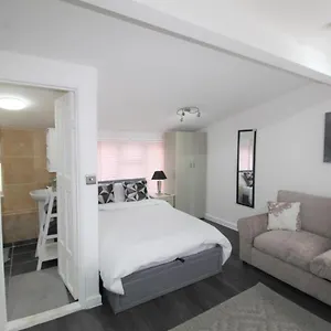https://studio-near-upton-park-station.cambridgehotelsuk.com