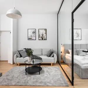 modern-centrally-located-apartment.krakowhotelspoland.com/
