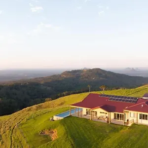 private-estate-panoramic-views.queenslandhotels.net/